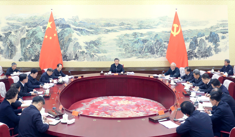 习近平在同中华全国总工会新一届领导班子成员集体谈话