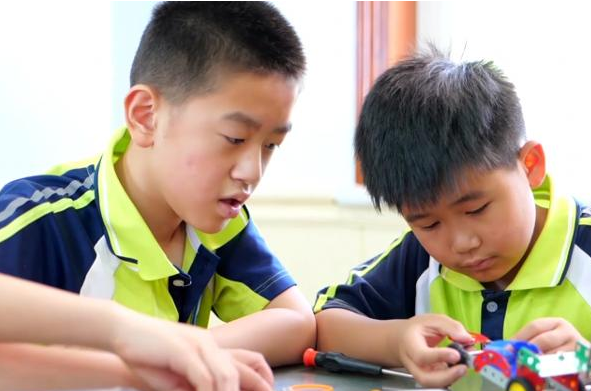 教育时评：坚定走好教育数字化的中国道路